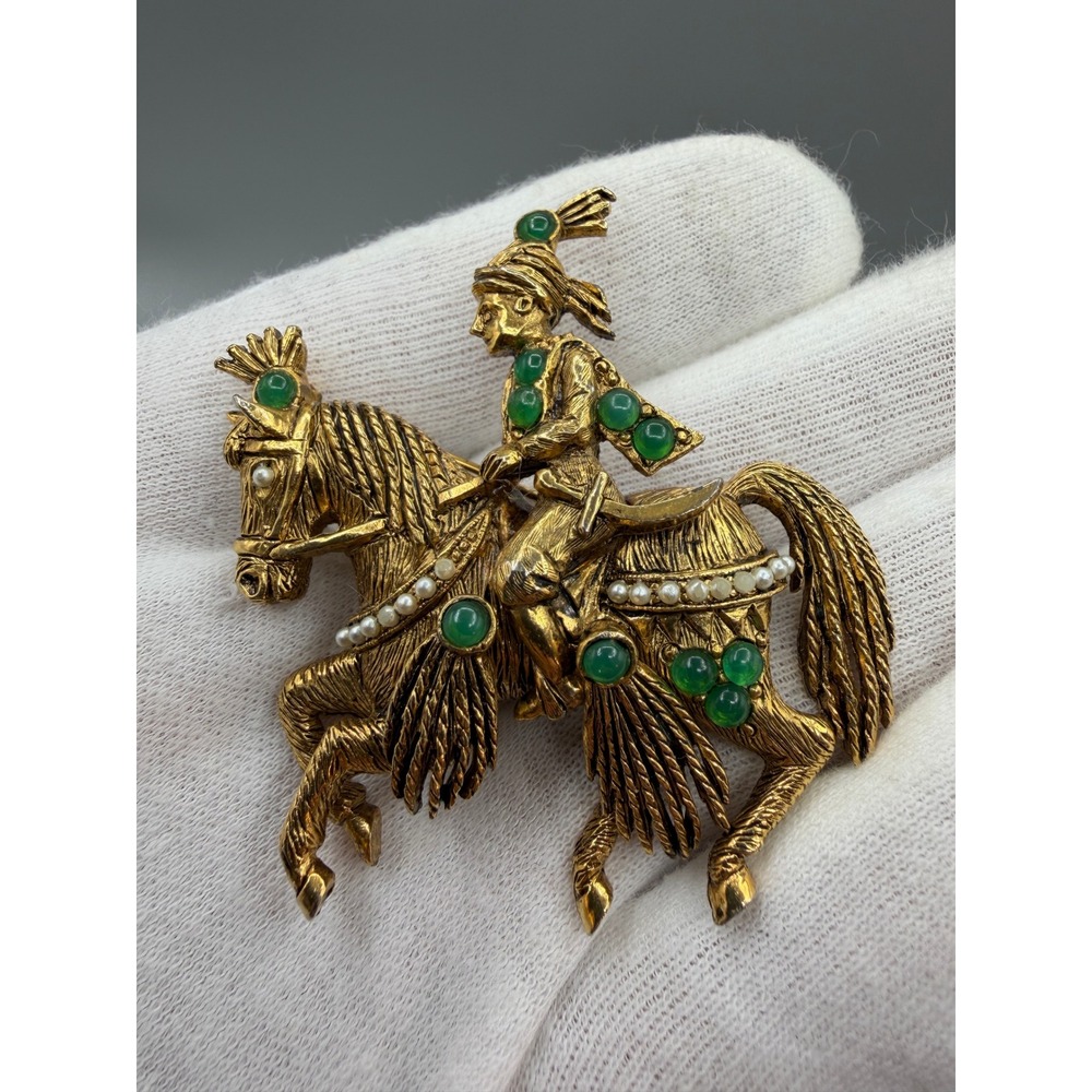 Hattie Carnegie Mongolian Rider on Horseback Brooch Gold Tone #1022‎